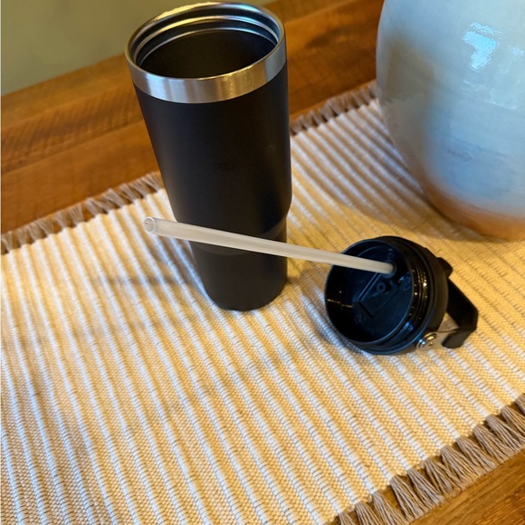 Stanley Matte Black IceFlow 2.0 Flip Straw Tumbler - Picture 3 of 13